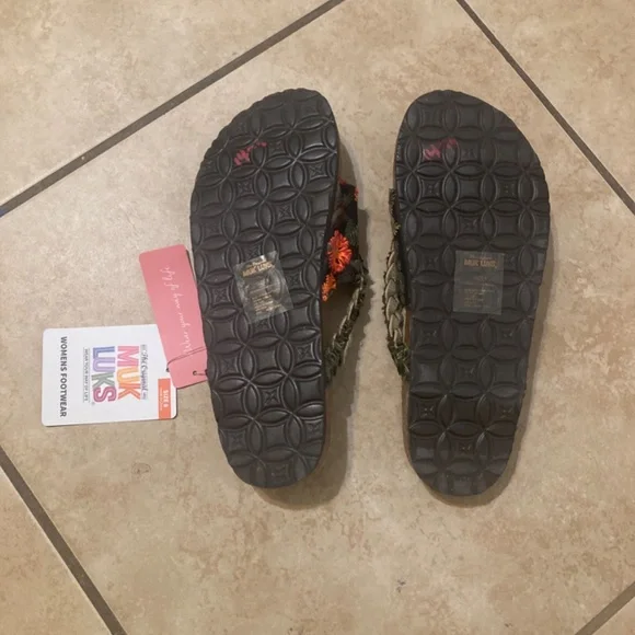 Muk Luks Elaine Braided Thong Flip Flop Sandals Size 8 - Picture 3 of 3